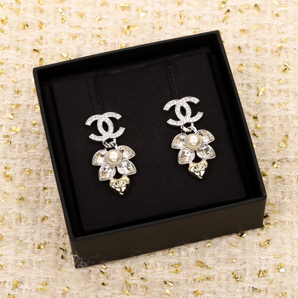 Chanel earring
