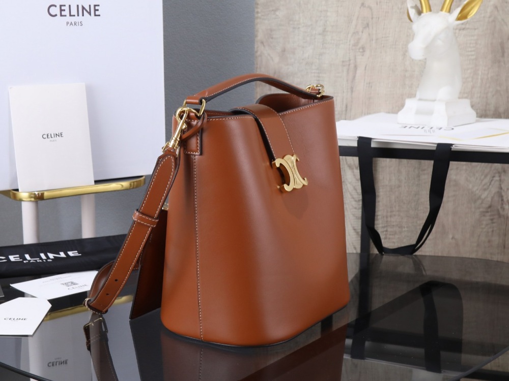 celine bucket
