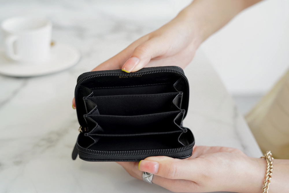 (cc) chanel Card holder