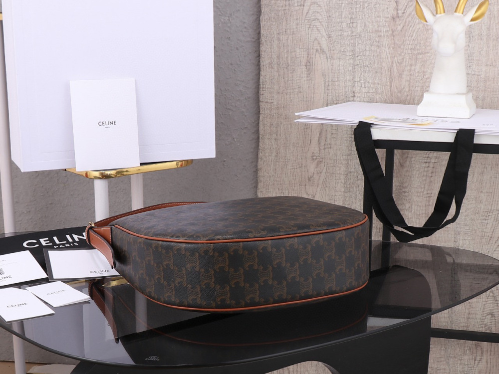 Celine Heloise medium