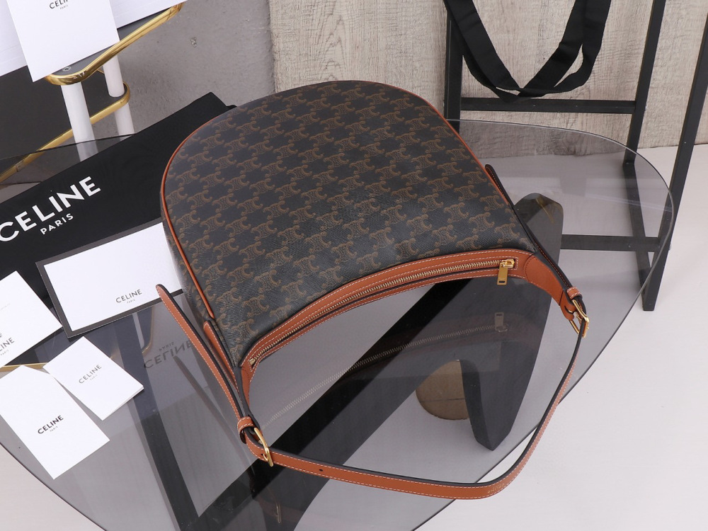 Celine Heloise medium