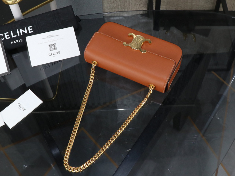 Celine Triomphe hobo