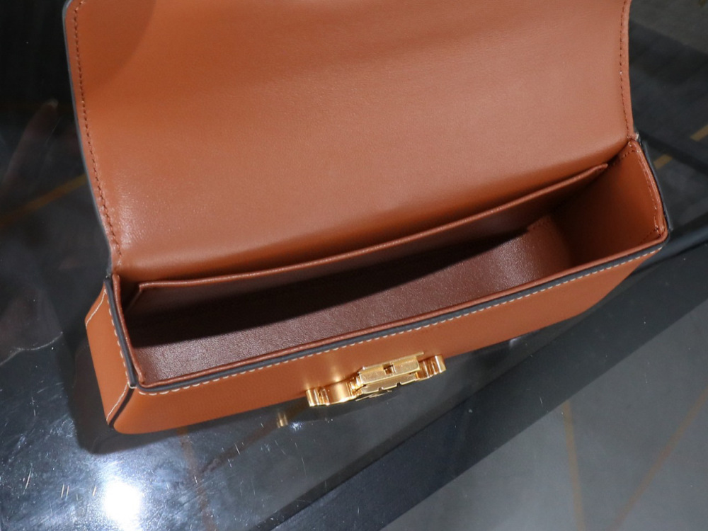 Celine Triomphe hobo