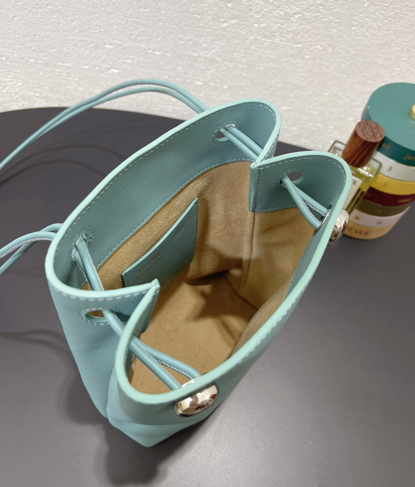 Loewe Pebble pouch