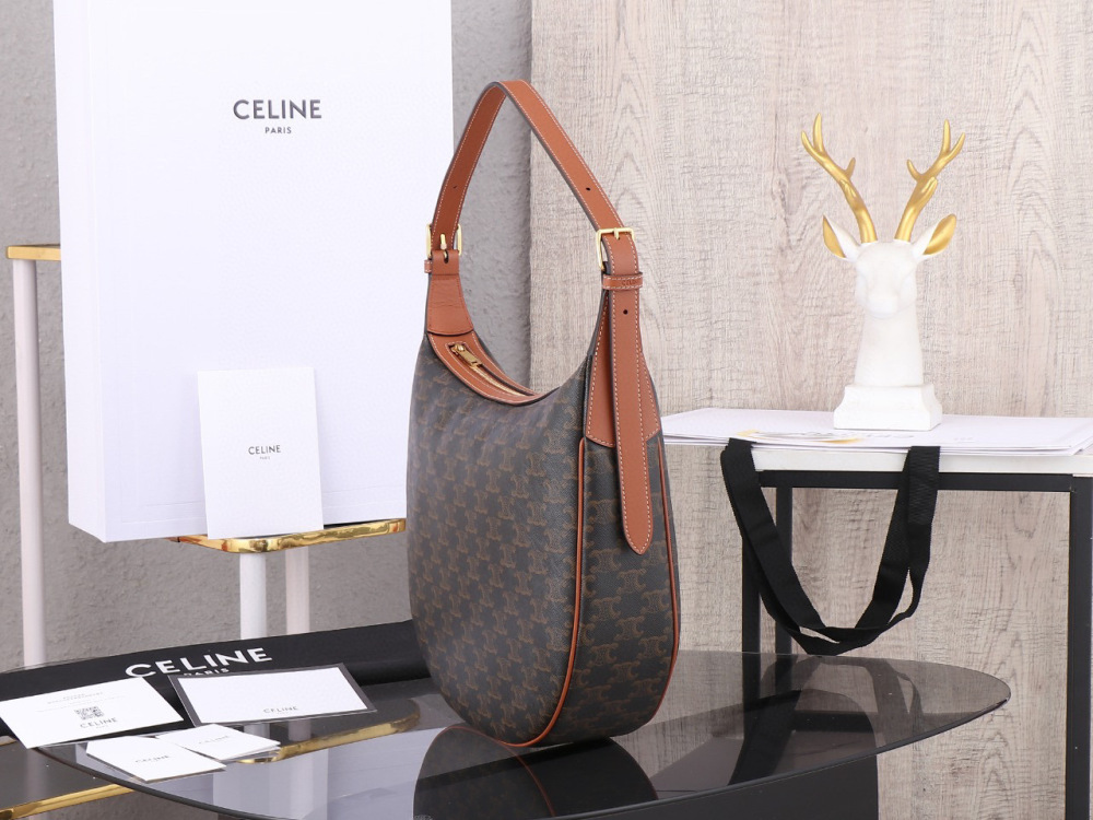 Celine Heloise medium