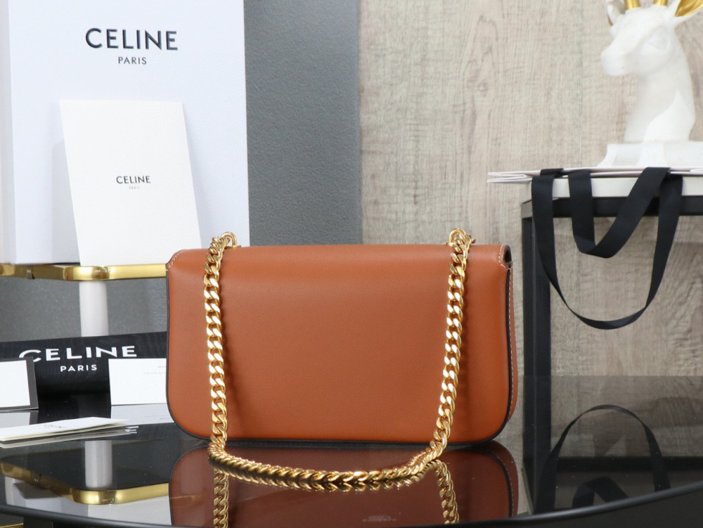 Celine Triomphe hobo