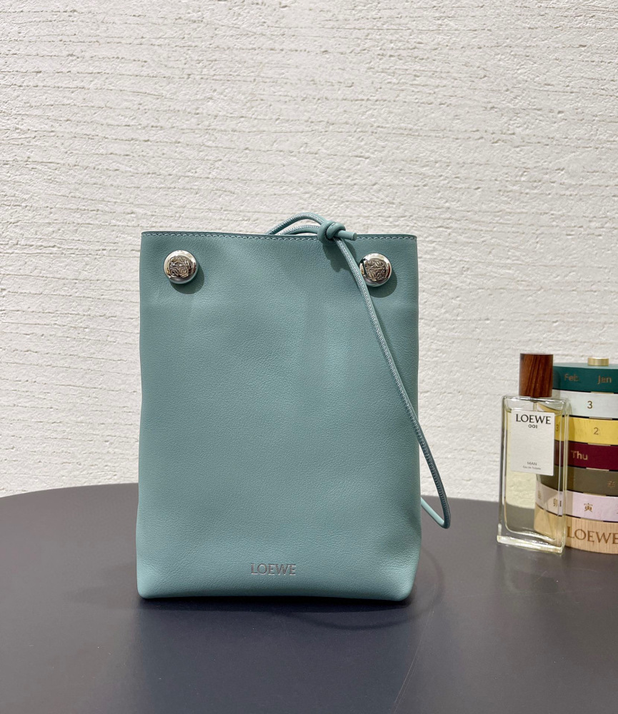 Loewe Pebble pouch