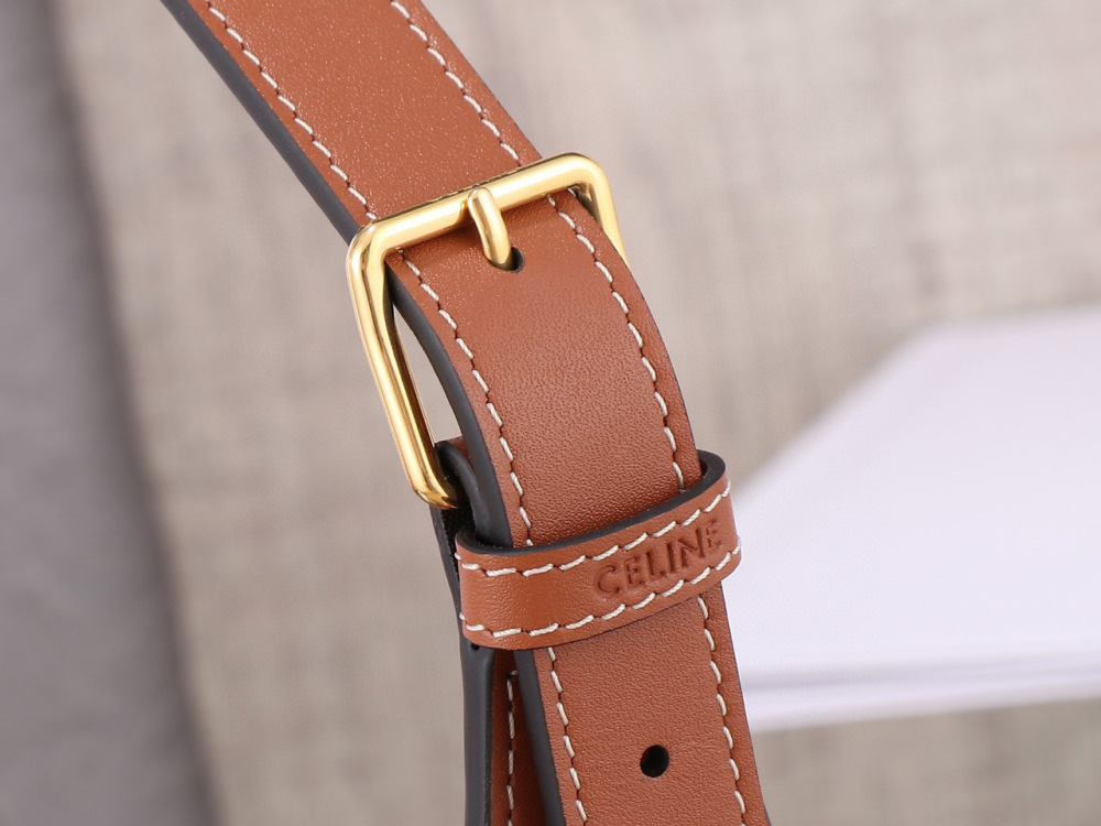 Celine Heloise medium