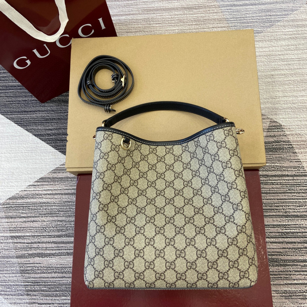 Gucci Bmblem bucket large