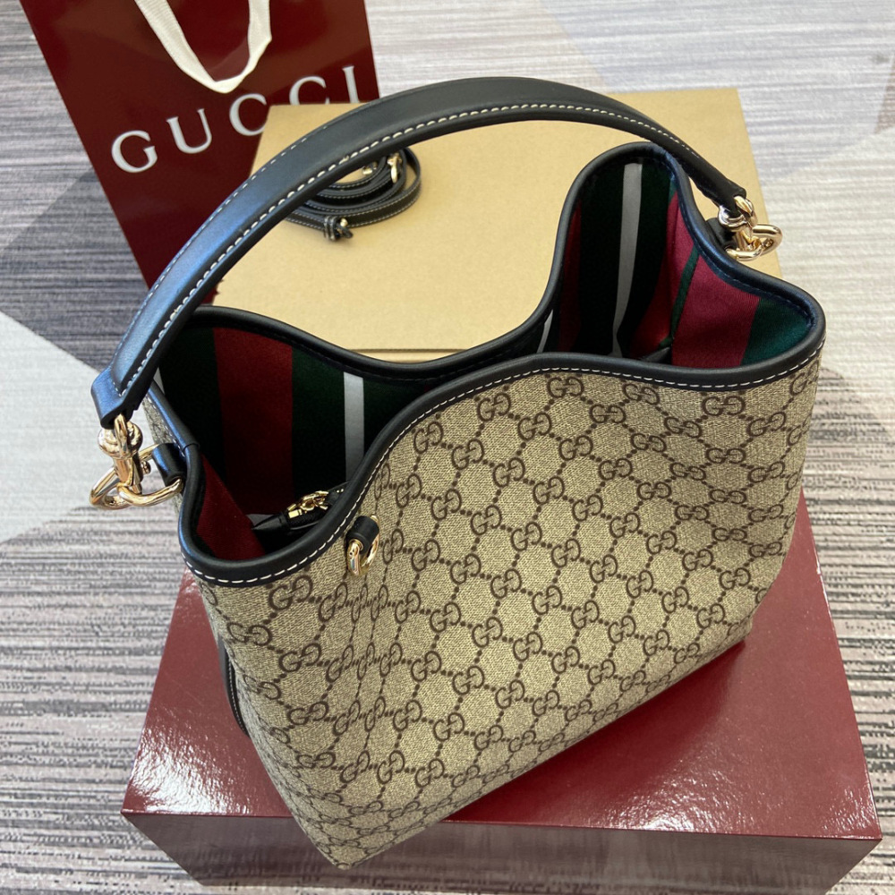Gucci Bmblem bucket large