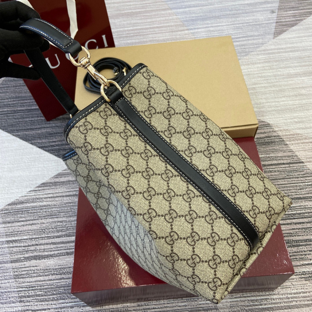 Gucci Bmblem bucket large
