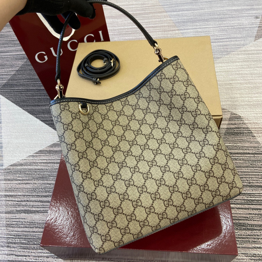 Gucci Bmblem bucket large