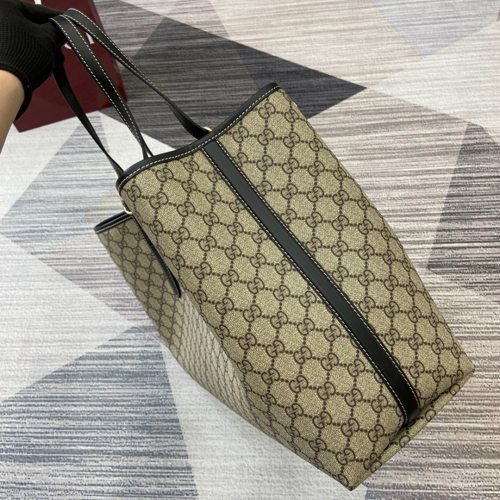 Gucci Emblem Large tote bag