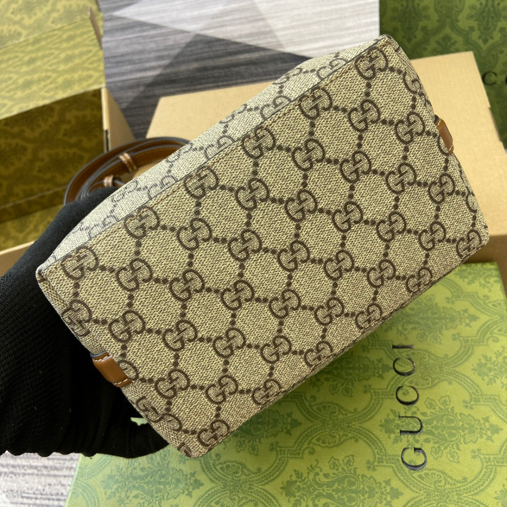 Gucci Emblem small bucket