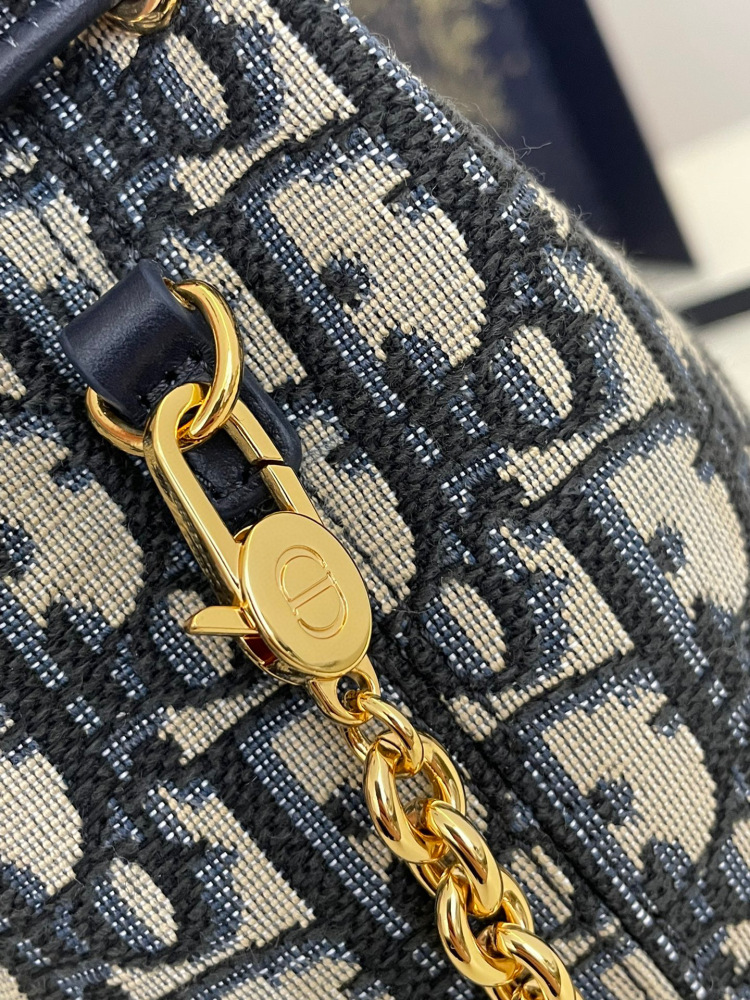 Dior Miss caro bucket