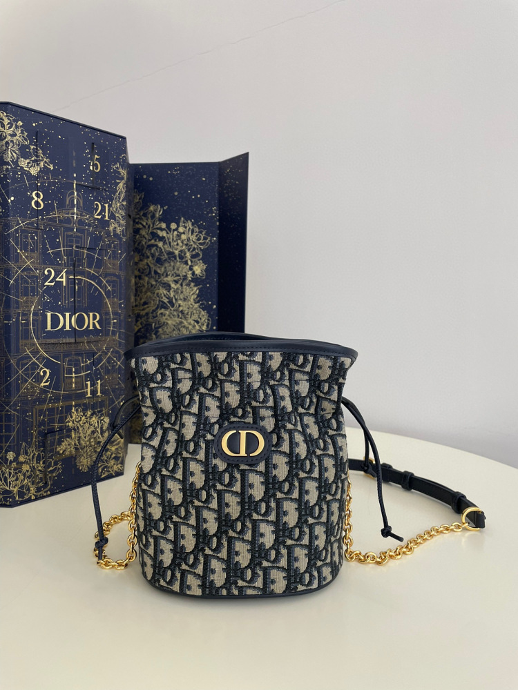 Dior Miss caro bucket