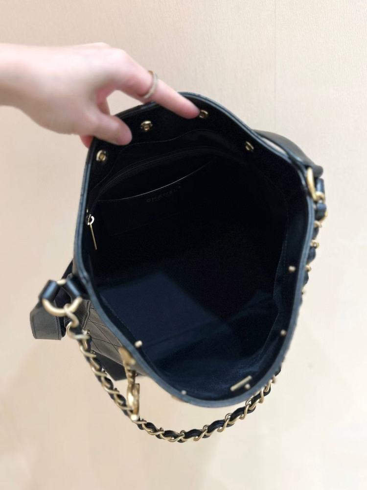 (cc) Chanel 25p bucket