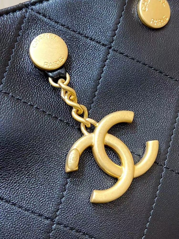 (cc) Chanel 25p bucket