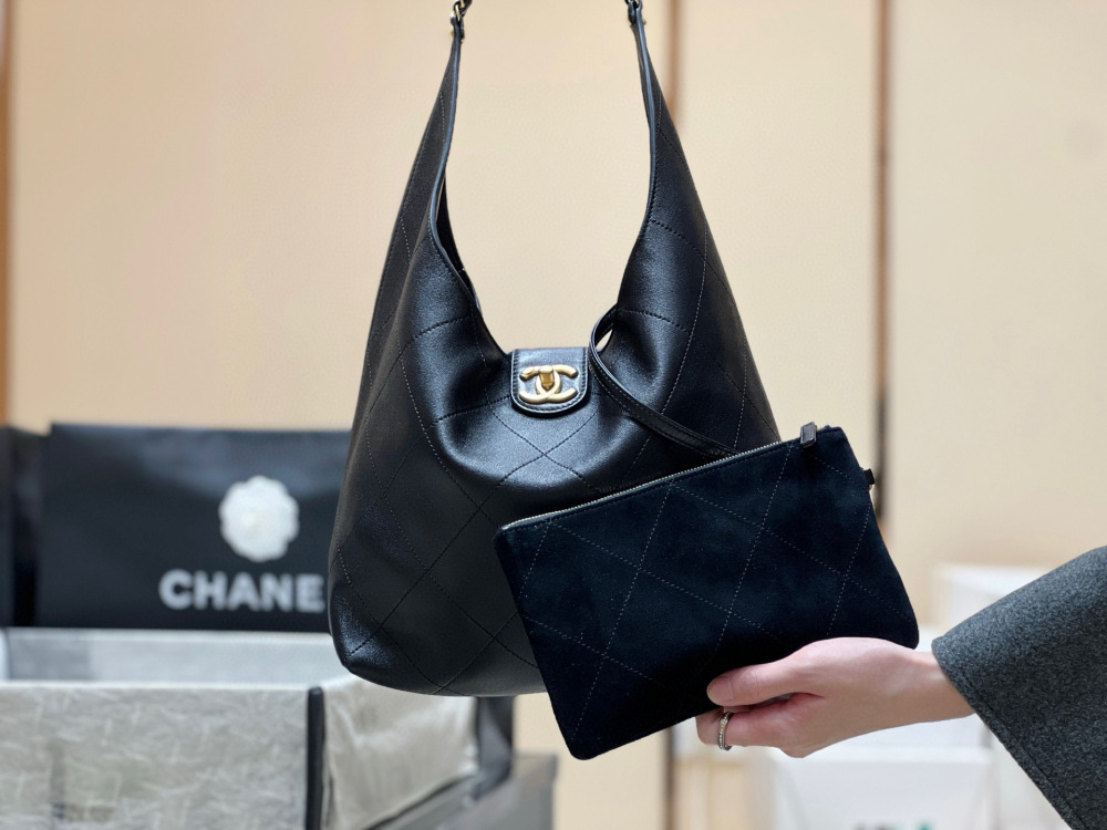 (cc) Chanel 25p Hobo medium