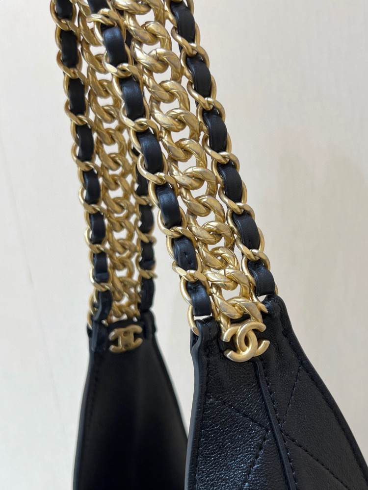 (cc) Chanel 25p Hobo medium