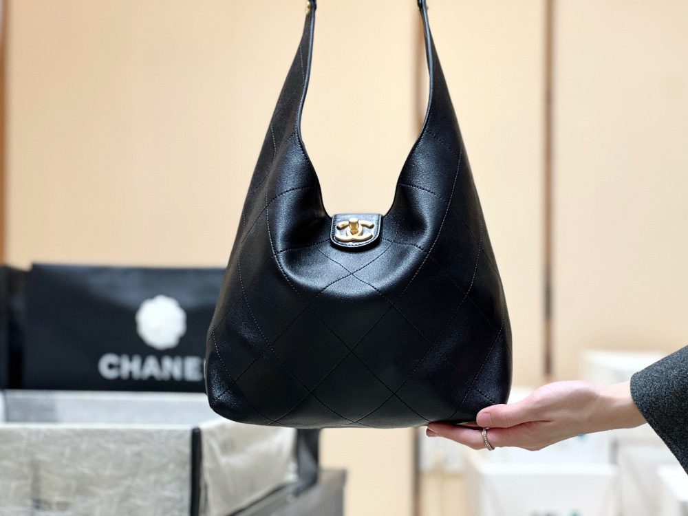 (cc) Chanel 25p Hobo medium