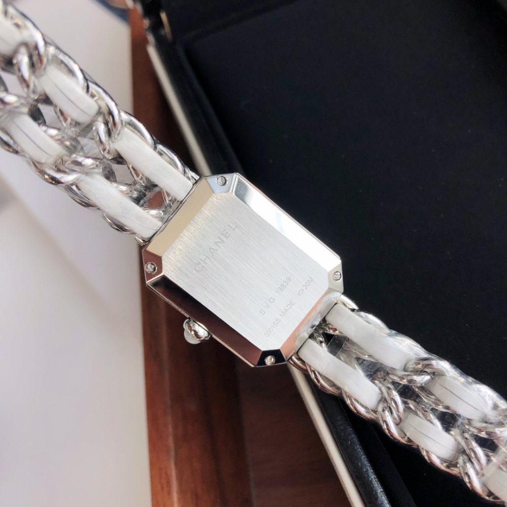 CHANEL PREMIÈRE ROCK