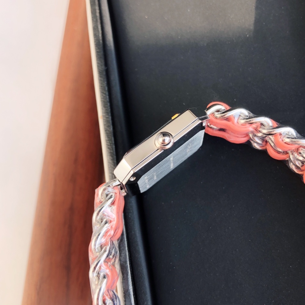 CHANEL PREMIÈRE ROCK