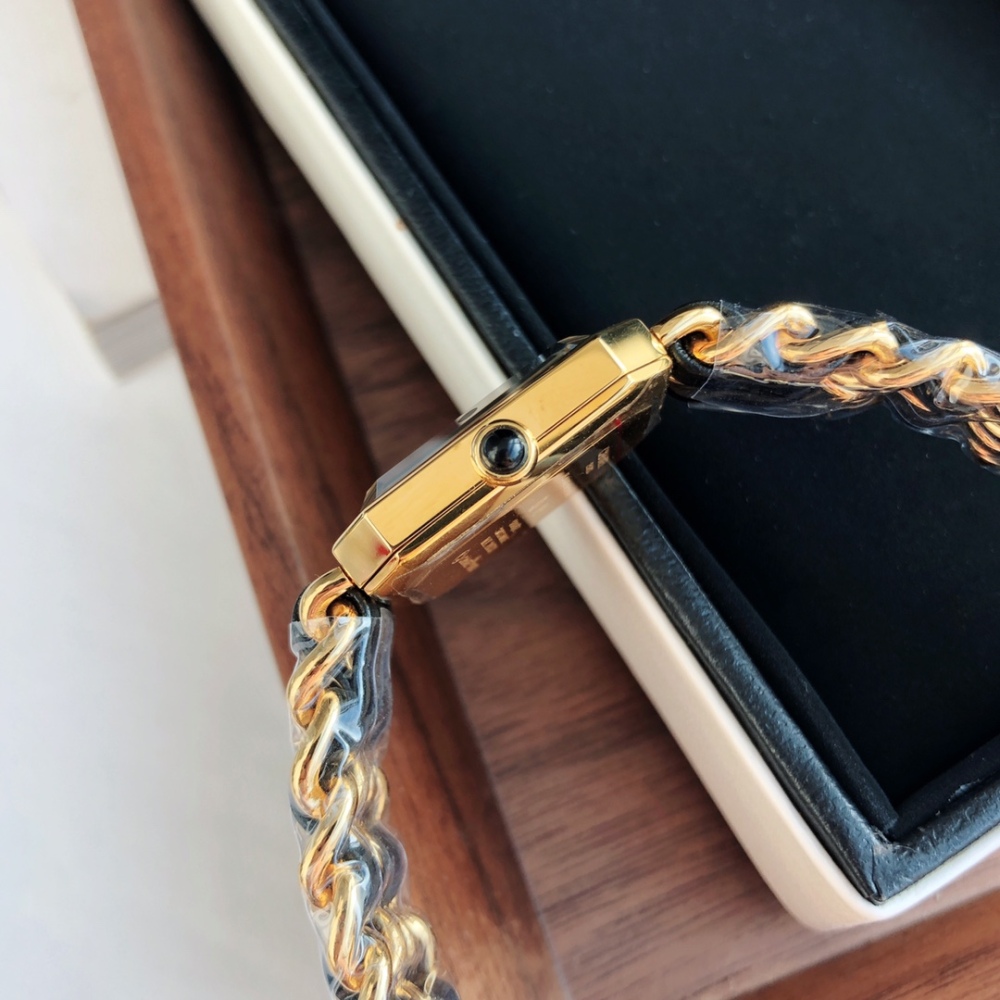 CHANEL PREMIÈRE ROCK