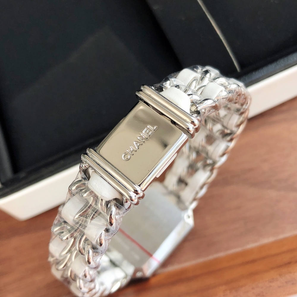 CHANEL PREMIÈRE ROCK