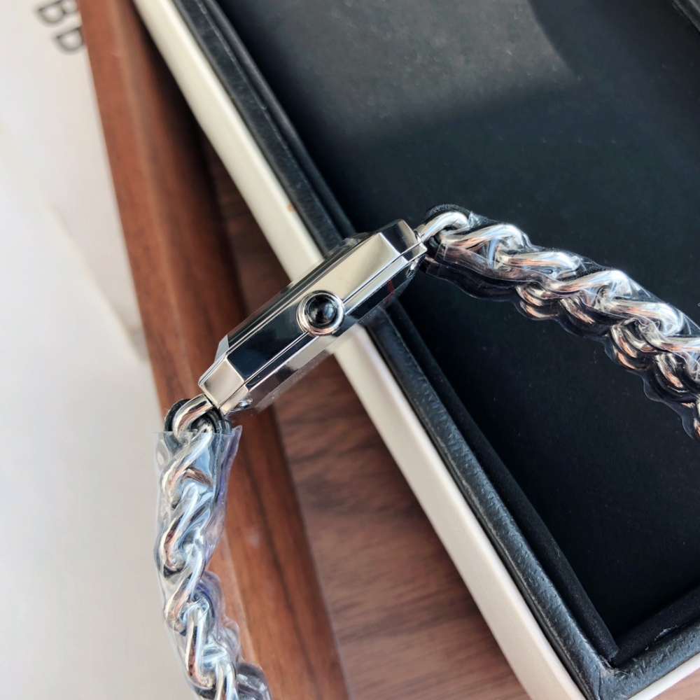 CHANEL PREMIÈRE ROCK