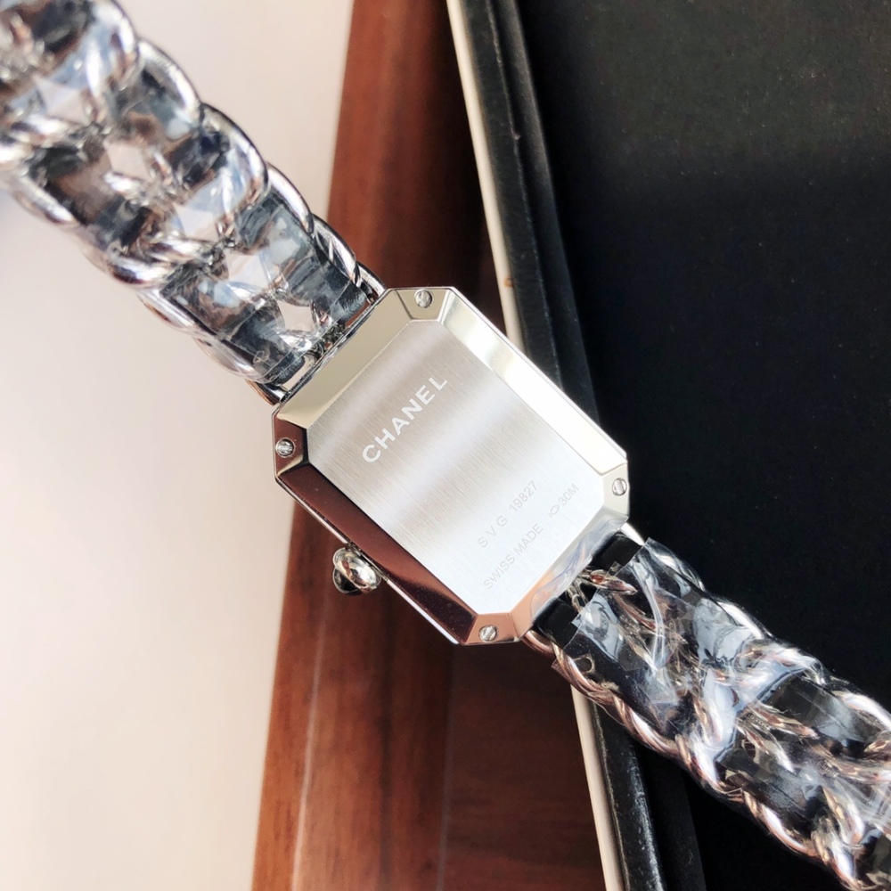 CHANEL PREMIÈRE ROCK