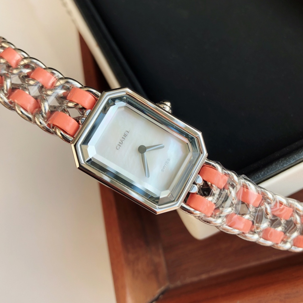 CHANEL PREMIÈRE ROCK