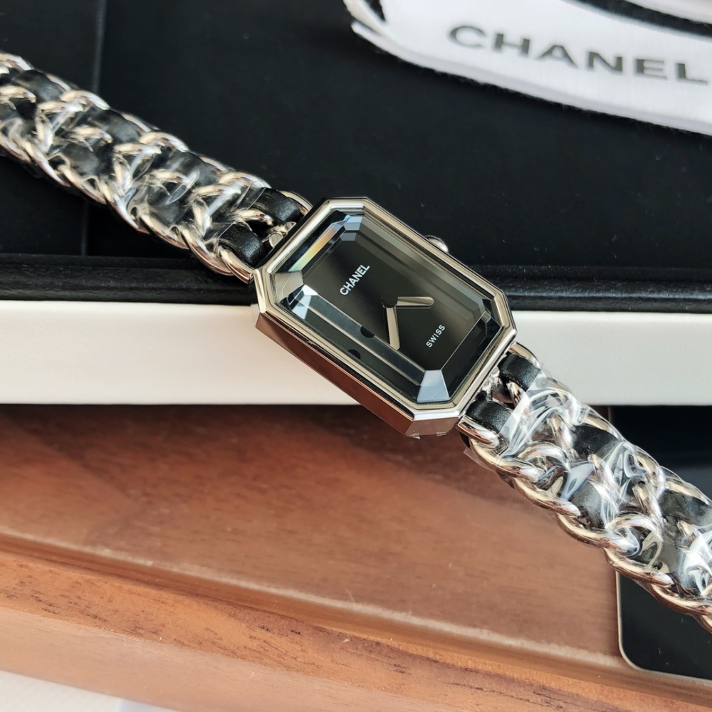 CHANEL PREMIÈRE ROCK