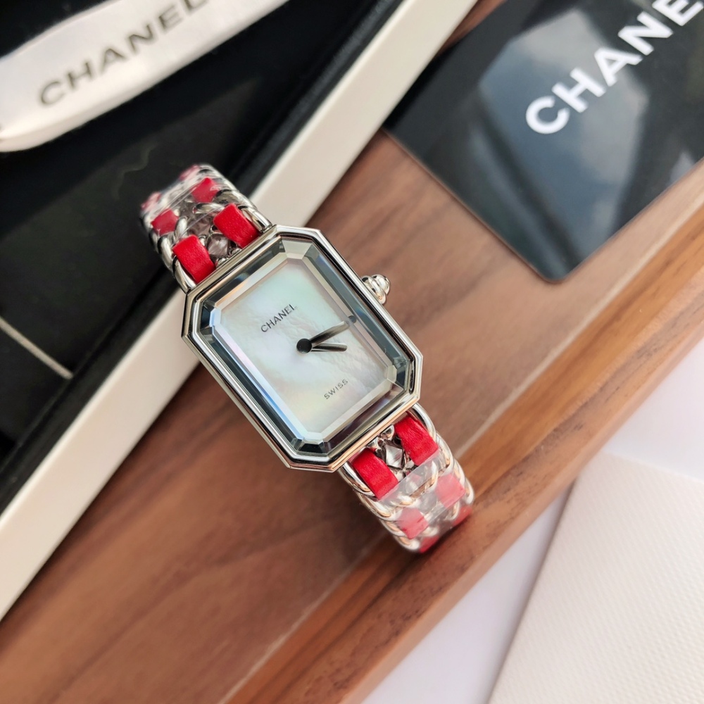 CHANEL PREMIÈRE ROCK
