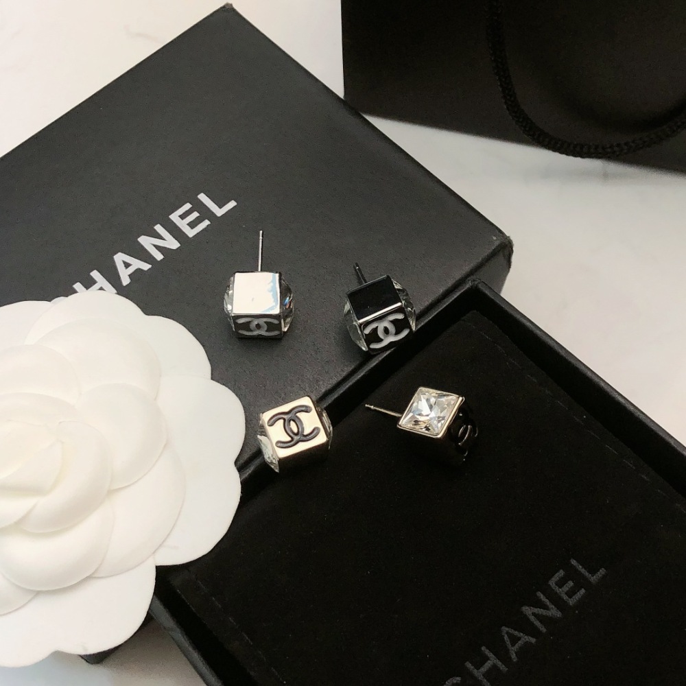 Chanel 25C Earring