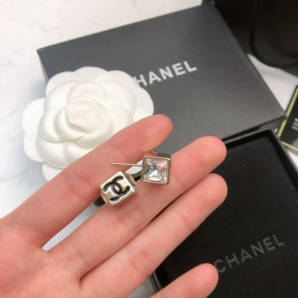 Chanel 25C Earring