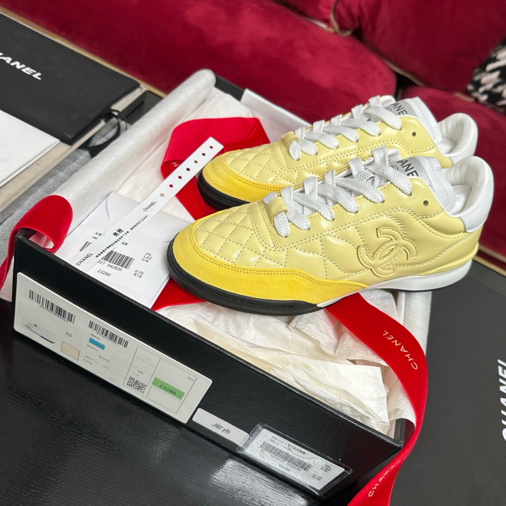 Chanel sneaker