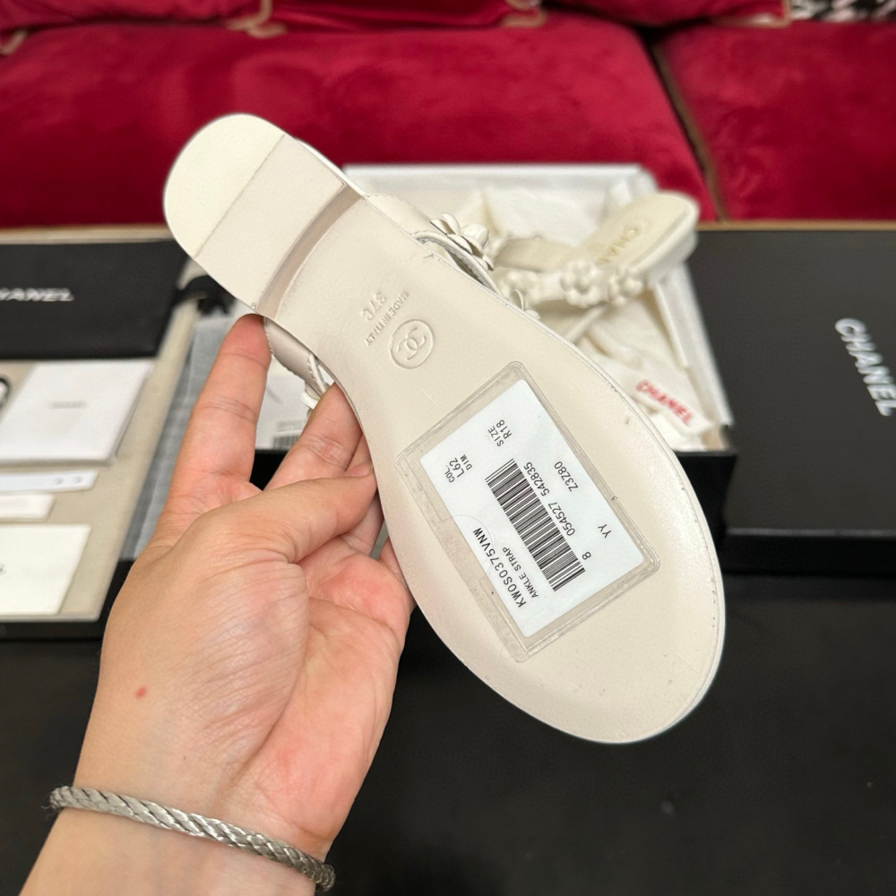 Chanel slipper
