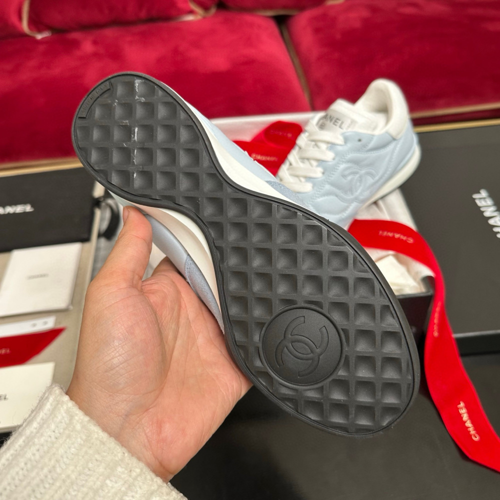 Chanel sneaker