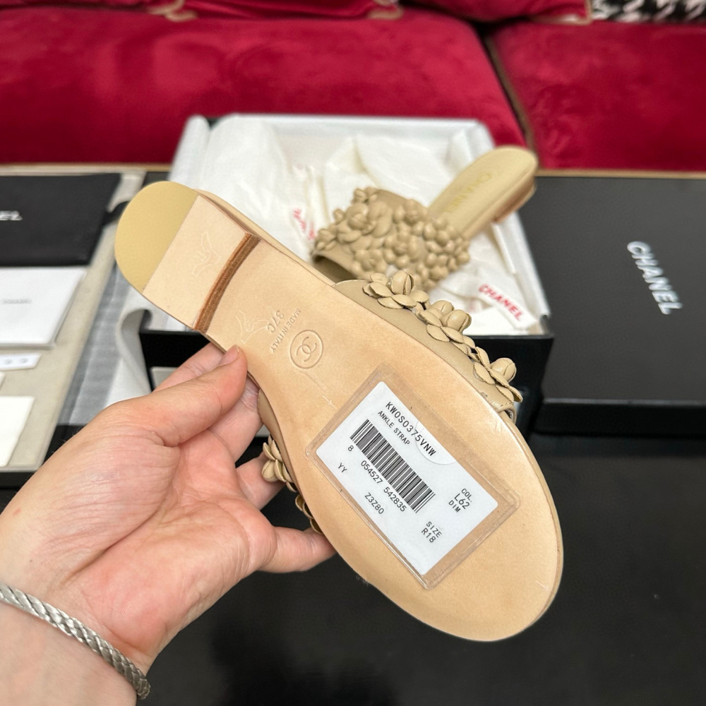Chanel slipper