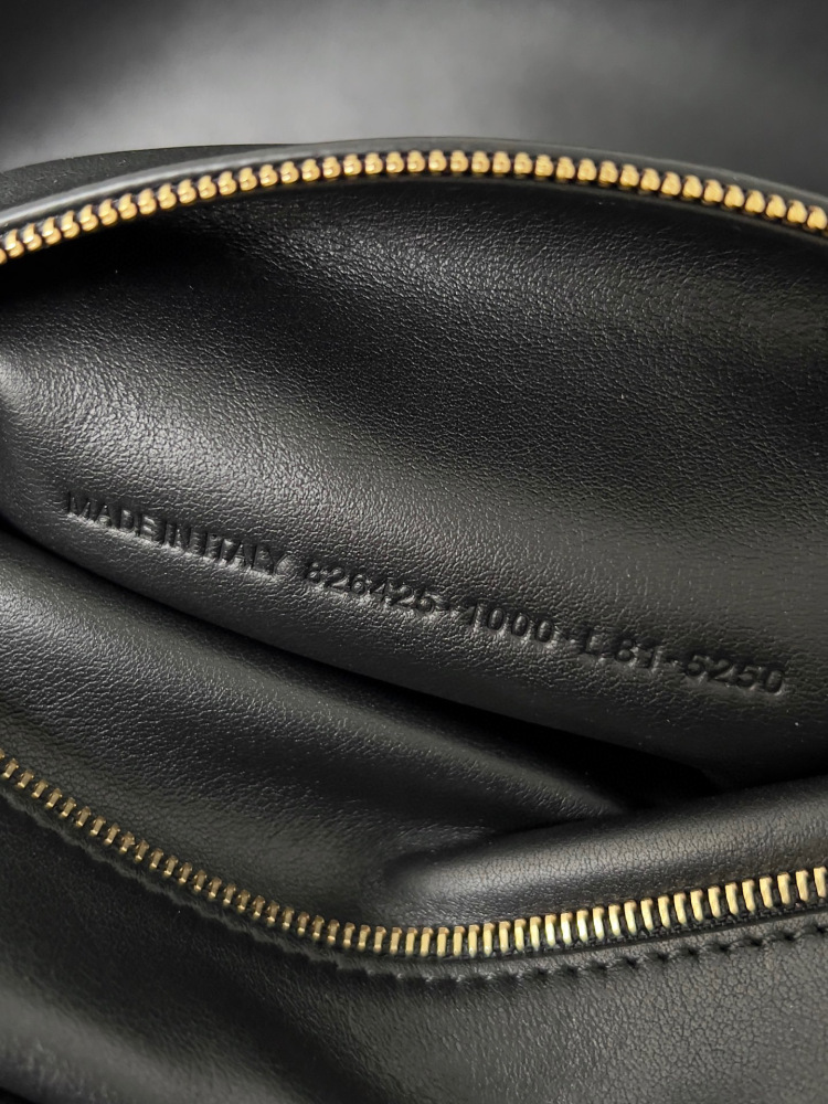 Balenciaga Carrie