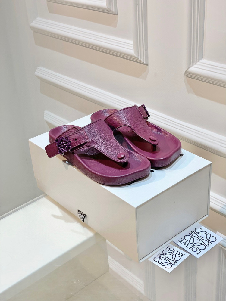 Loewe leather slipper