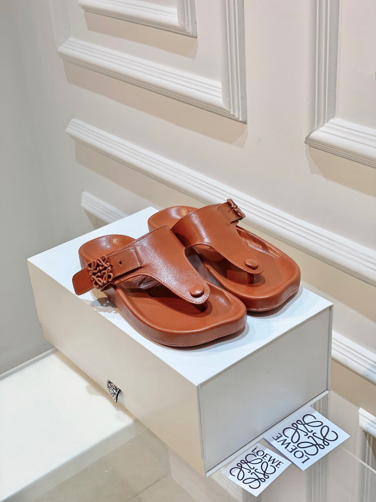 Loewe leather slipper