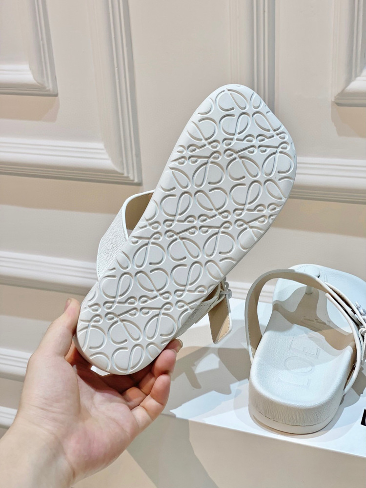 Loewe leather slipper