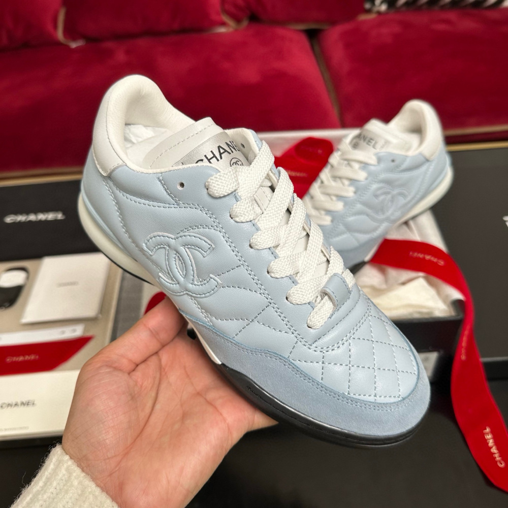 Chanel sneaker