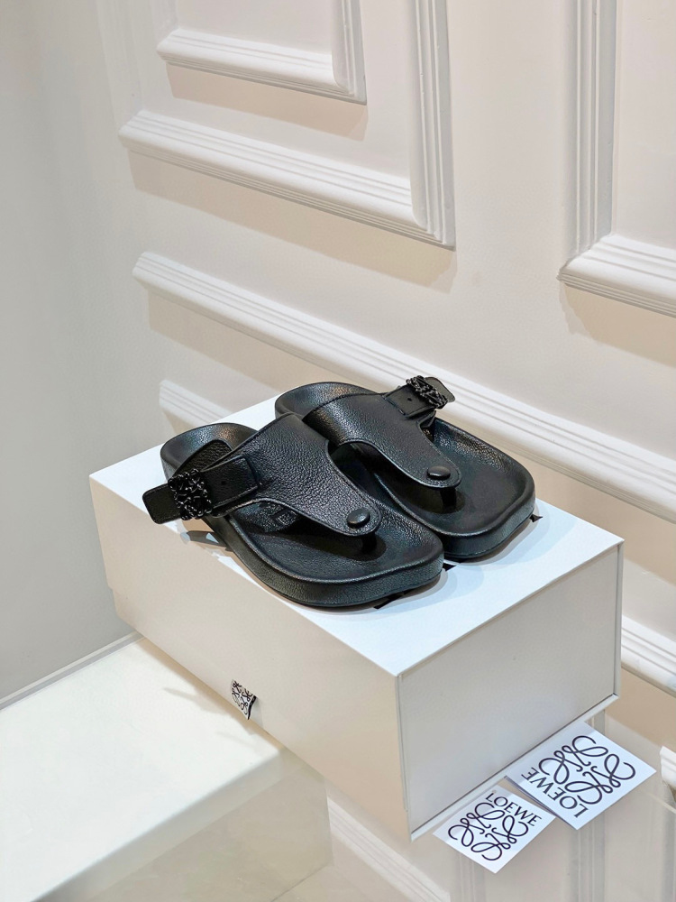Loewe leather slipper