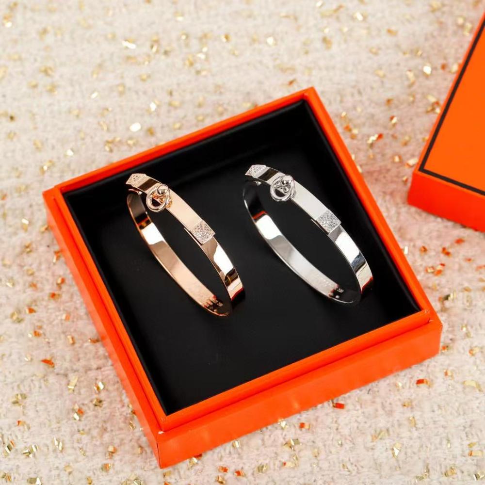 Top grade Hermes bracelet size 17