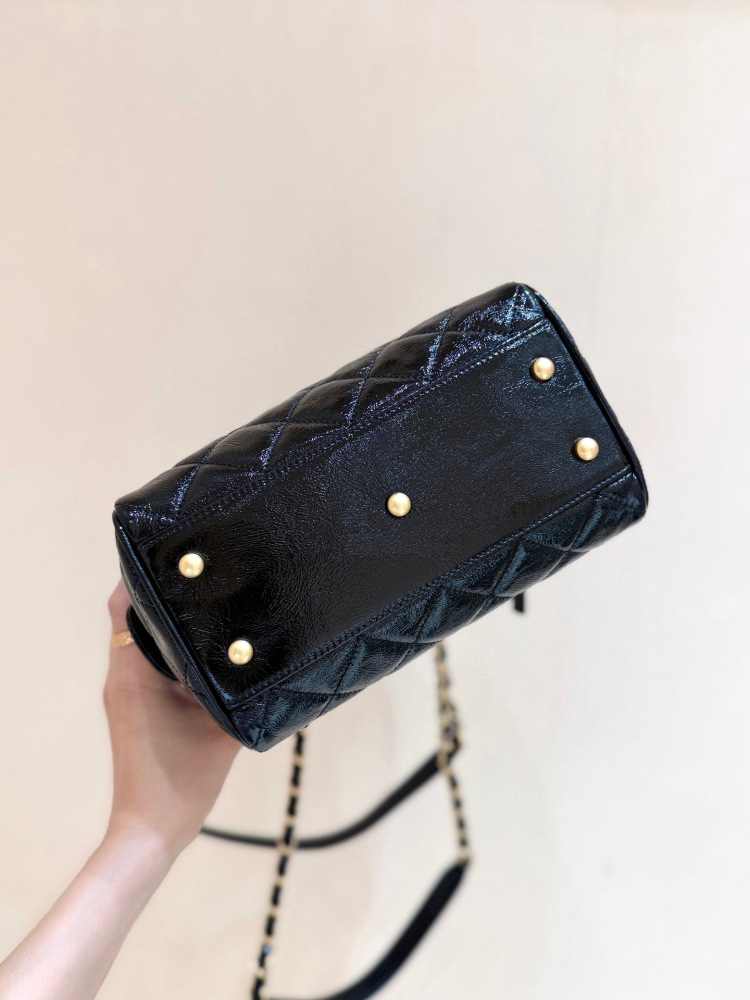 （cc）Chanel 25A Boston bag