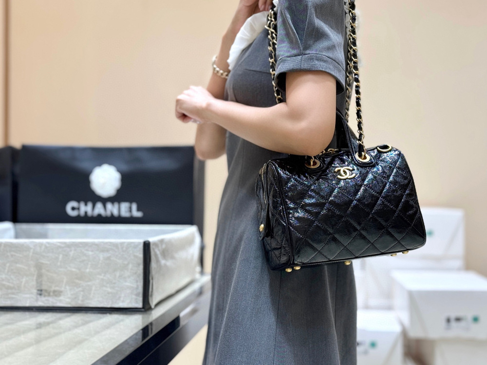 （cc）Chanel 25A Boston bag