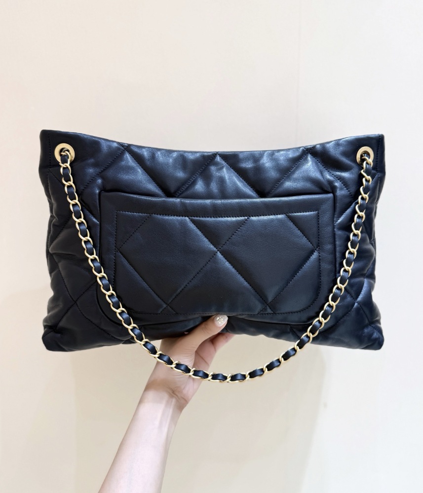 Chanel 25K hobo